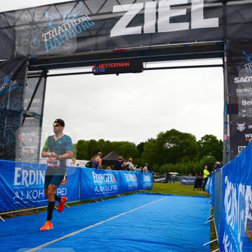 30.08.2026 - Elbe Triathlon Hamburg LAZAROV Photography http://msf.ph/oto/10078729 30.08.2026 10:04:20 Ziel 198 meine-sportfotos.de
