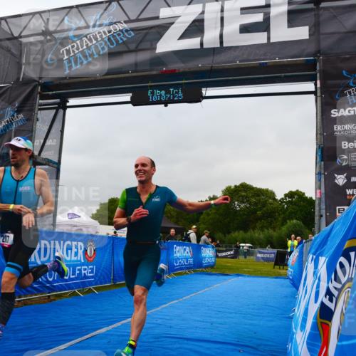 30.08.2026 - Elbe Triathlon Hamburg LAZAROV Photography http://msf.ph/oto/10078750 30.08.2026 10:07:26 Ziel 199, 207 meine-sportfotos.de