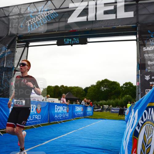 30.08.2026 - Elbe Triathlon Hamburg LAZAROV Photography http://msf.ph/oto/10078804 30.08.2026 10:12:53 Ziel 223 meine-sportfotos.de