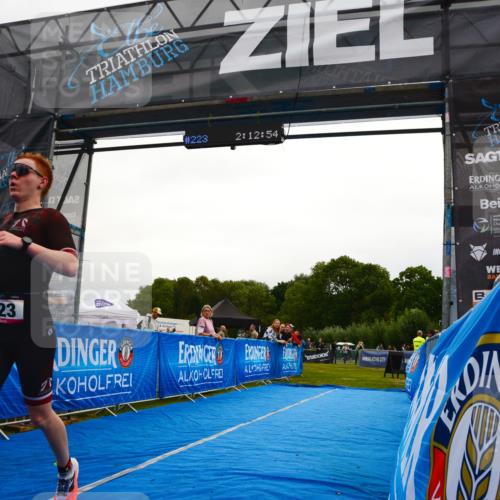 30.08.2026 - Elbe Triathlon Hamburg LAZAROV Photography http://msf.ph/oto/10078805 30.08.2026 10:12:53 Ziel 223 meine-sportfotos.de