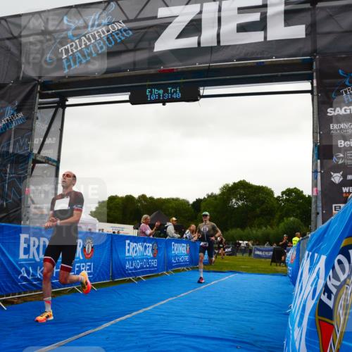 30.08.2026 - Elbe Triathlon Hamburg LAZAROV Photography http://msf.ph/oto/10078807 30.08.2026 10:13:41 Ziel 220, 227 meine-sportfotos.de