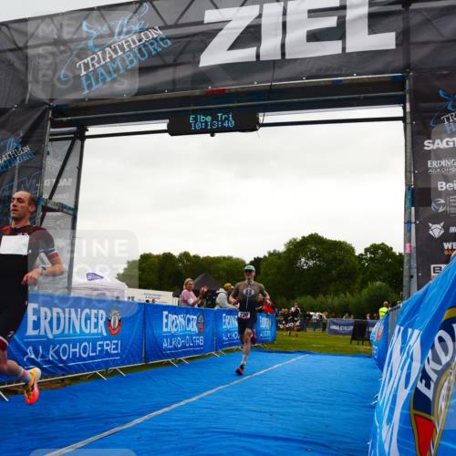 30.08.2026 - Elbe Triathlon Hamburg LAZAROV Photography http://msf.ph/oto/10078809 30.08.2026 10:13:41 Ziel 220, 227 meine-sportfotos.de