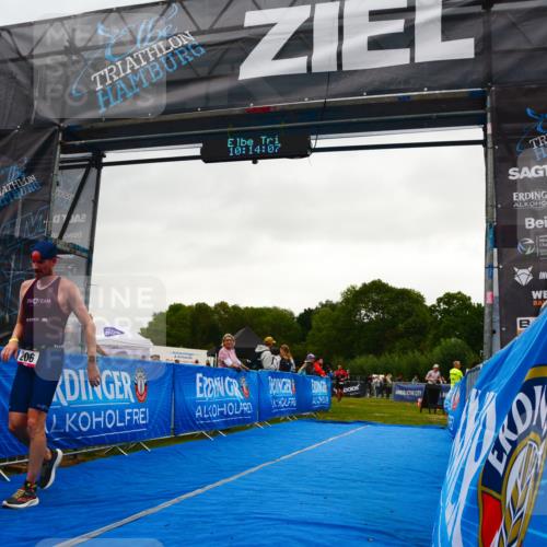 30.08.2026 - Elbe Triathlon Hamburg LAZAROV Photography http://msf.ph/oto/10078821 30.08.2026 10:14:08 Ziel 206 meine-sportfotos.de