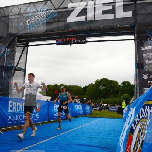 30.08.2026 - Elbe Triathlon Hamburg LAZAROV Photography http://msf.ph/oto/10078867 30.08.2026 10:17:40 Ziel 210, 272 meine-sportfotos.de