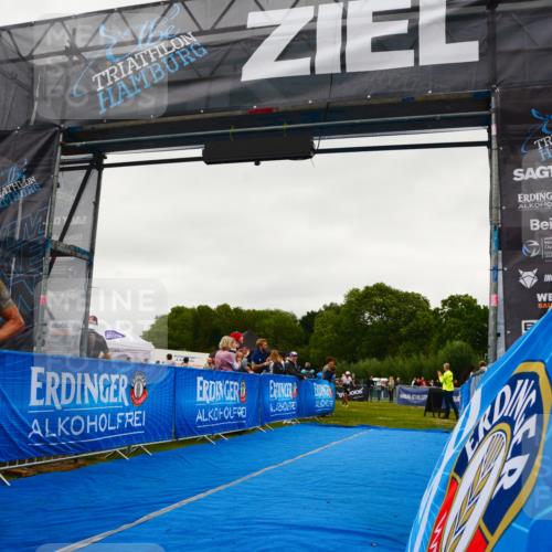 30.08.2026 - Elbe Triathlon Hamburg LAZAROV Photography http://msf.ph/oto/10078898 30.08.2026 10:19:41 Ziel 222 meine-sportfotos.de