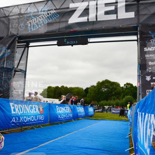 30.08.2026 - Elbe Triathlon Hamburg LAZAROV Photography http://msf.ph/oto/10078913 30.08.2026 10:21:10 Ziel 229 meine-sportfotos.de
