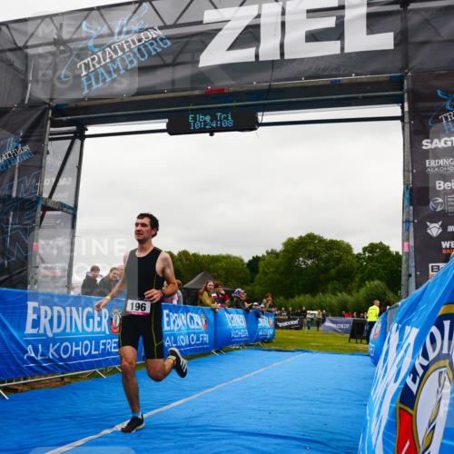 30.08.2026 - Elbe Triathlon Hamburg LAZAROV Photography http://msf.ph/oto/10078925 30.08.2026 10:24:08 Ziel 196 meine-sportfotos.de