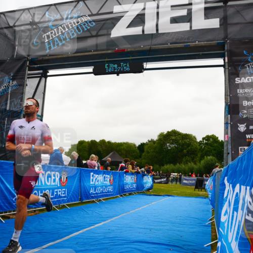 30.08.2026 - Elbe Triathlon Hamburg LAZAROV Photography http://msf.ph/oto/10078970 30.08.2026 10:27:57 Ziel 307 meine-sportfotos.de