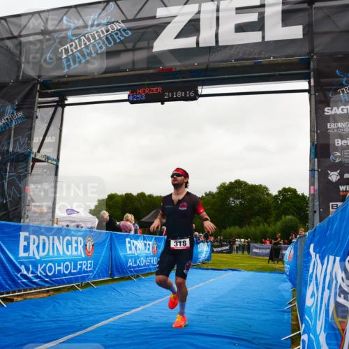30.08.2026 - Elbe Triathlon Hamburg LAZAROV Photography http://msf.ph/oto/10078980 30.08.2026 10:28:16 Ziel 253, 318 meine-sportfotos.de
