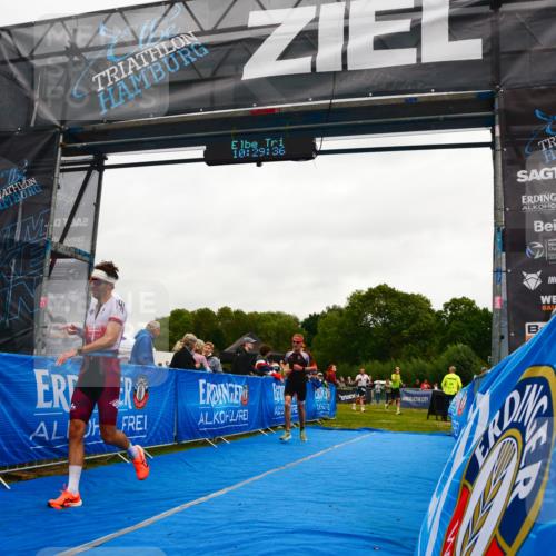 30.08.2026 - Elbe Triathlon Hamburg LAZAROV Photography http://msf.ph/oto/10078994 30.08.2026 10:29:37 Ziel 236, 310, 351 meine-sportfotos.de