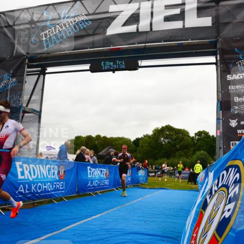 30.08.2026 - Elbe Triathlon Hamburg LAZAROV Photography http://msf.ph/oto/10078996 30.08.2026 10:29:37 Ziel 236, 310, 351 meine-sportfotos.de