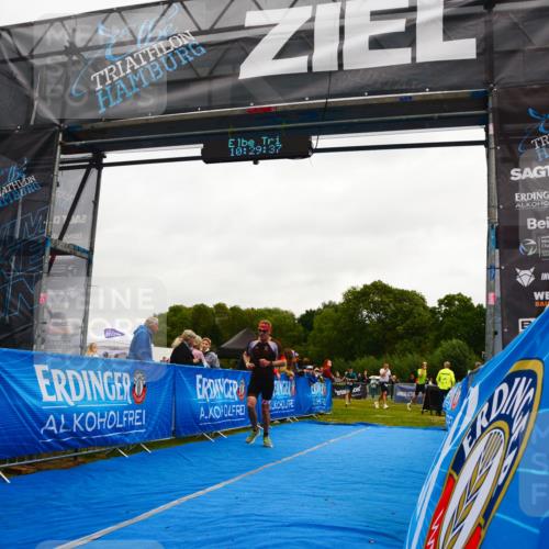 30.08.2026 - Elbe Triathlon Hamburg LAZAROV Photography http://msf.ph/oto/10078998 30.08.2026 10:29:37 Ziel 236, 310, 351 meine-sportfotos.de