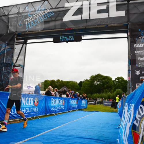 30.08.2026 - Elbe Triathlon Hamburg LAZAROV Photography http://msf.ph/oto/10079019 30.08.2026 10:30:44 Ziel 270 meine-sportfotos.de