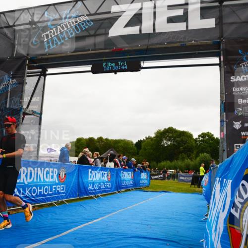 30.08.2026 - Elbe Triathlon Hamburg LAZAROV Photography http://msf.ph/oto/10079020 30.08.2026 10:30:45 Ziel 270 meine-sportfotos.de