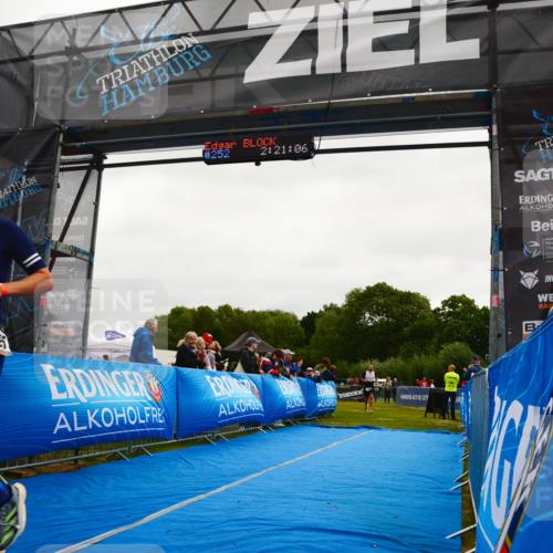 30.08.2026 - Elbe Triathlon Hamburg LAZAROV Photography http://msf.ph/oto/10079035 30.08.2026 10:31:08 Ziel 208, 252, 1895 meine-sportfotos.de