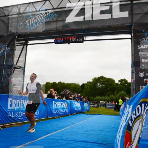 30.08.2026 - Elbe Triathlon Hamburg LAZAROV Photography http://msf.ph/oto/10079037 30.08.2026 10:31:13 Ziel 208 meine-sportfotos.de