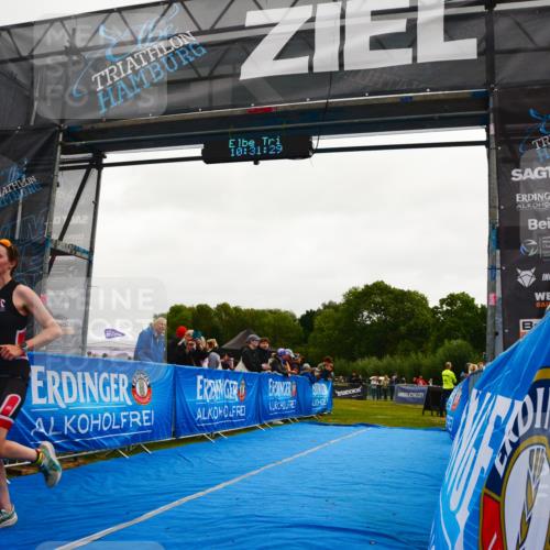 30.08.2026 - Elbe Triathlon Hamburg LAZAROV Photography http://msf.ph/oto/10079045 30.08.2026 10:31:30 Ziel 328 meine-sportfotos.de