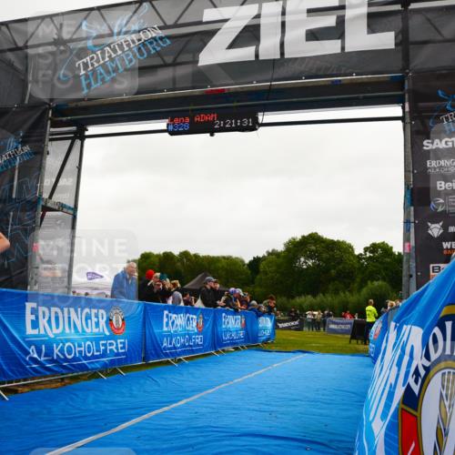 30.08.2026 - Elbe Triathlon Hamburg LAZAROV Photography http://msf.ph/oto/10079046 30.08.2026 10:31:30 Ziel 328 meine-sportfotos.de