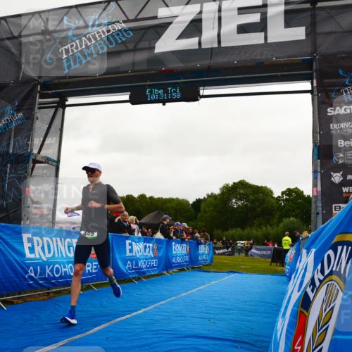 30.08.2026 - Elbe Triathlon Hamburg LAZAROV Photography http://msf.ph/oto/10079047 30.08.2026 10:31:58 Ziel 445 meine-sportfotos.de