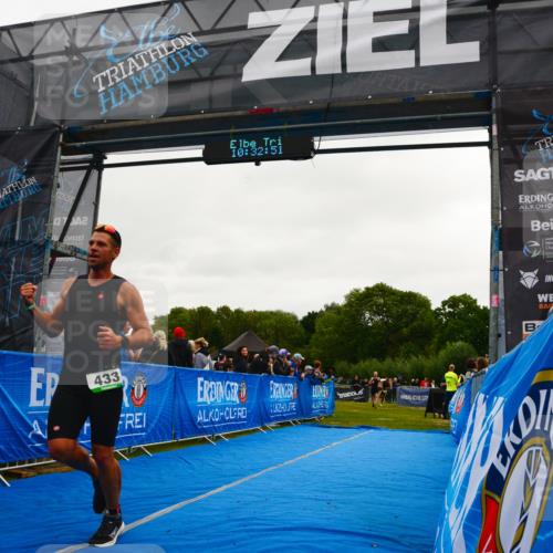 30.08.2026 - Elbe Triathlon Hamburg LAZAROV Photography http://msf.ph/oto/10079065 30.08.2026 10:32:52 Ziel 298, 433 meine-sportfotos.de