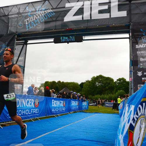 30.08.2026 - Elbe Triathlon Hamburg LAZAROV Photography http://msf.ph/oto/10079066 30.08.2026 10:32:52 Ziel 298, 433 meine-sportfotos.de