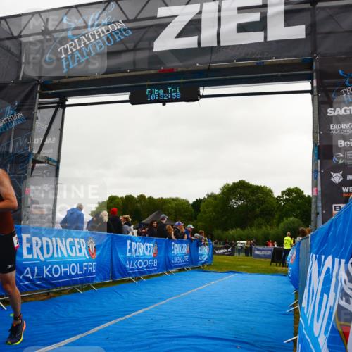 30.08.2026 - Elbe Triathlon Hamburg LAZAROV Photography http://msf.ph/oto/10079072 30.08.2026 10:32:59 Ziel 298 meine-sportfotos.de