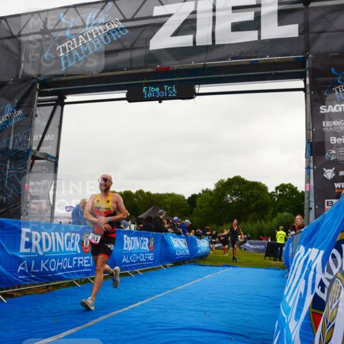 30.08.2026 - Elbe Triathlon Hamburg LAZAROV Photography http://msf.ph/oto/10079076 30.08.2026 10:33:23 Ziel 313, 326, 382 meine-sportfotos.de
