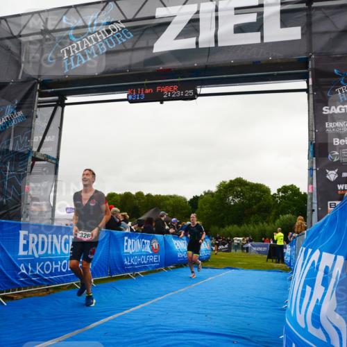 30.08.2026 - Elbe Triathlon Hamburg LAZAROV Photography http://msf.ph/oto/10079083 30.08.2026 10:33:28 Ziel 326, 382 meine-sportfotos.de