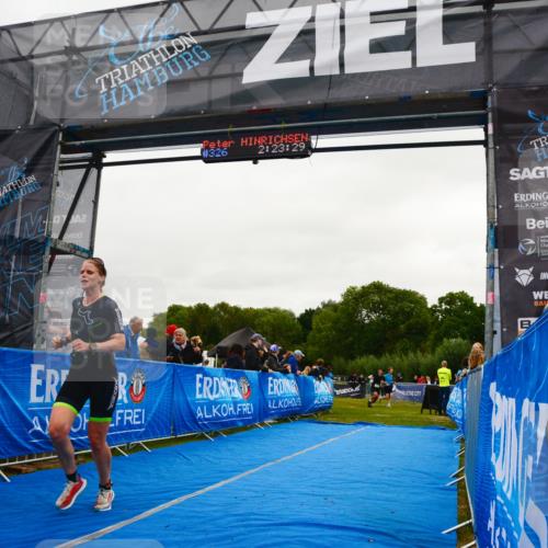 30.08.2026 - Elbe Triathlon Hamburg LAZAROV Photography http://msf.ph/oto/10079092 30.08.2026 10:33:29 Ziel 326, 382 meine-sportfotos.de