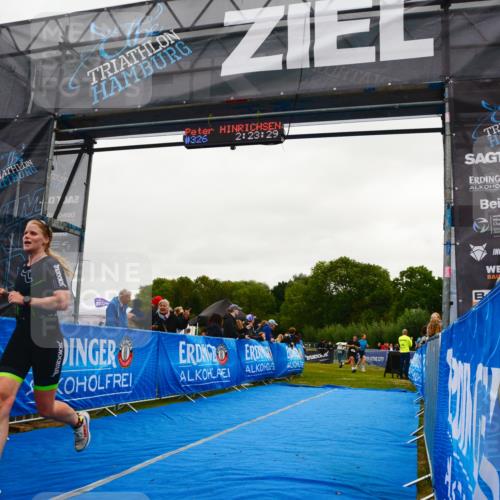 30.08.2026 - Elbe Triathlon Hamburg LAZAROV Photography http://msf.ph/oto/10079093 30.08.2026 10:33:30 Ziel 326, 382 meine-sportfotos.de