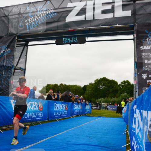 30.08.2026 - Elbe Triathlon Hamburg LAZAROV Photography http://msf.ph/oto/10079098 30.08.2026 10:33:54 Ziel 348 meine-sportfotos.de