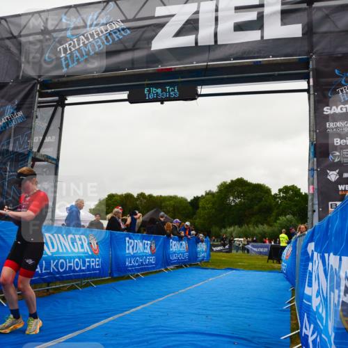 30.08.2026 - Elbe Triathlon Hamburg LAZAROV Photography http://msf.ph/oto/10079099 30.08.2026 10:33:54 Ziel 348 meine-sportfotos.de