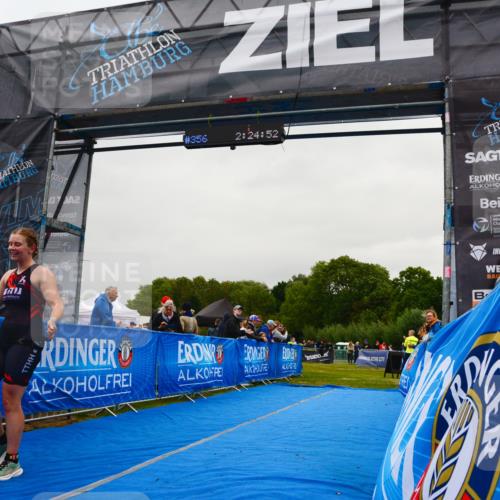 30.08.2026 - Elbe Triathlon Hamburg LAZAROV Photography http://msf.ph/oto/10079129 30.08.2026 10:34:53 Ziel 356 meine-sportfotos.de