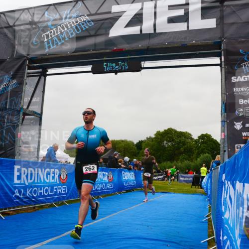 30.08.2026 - Elbe Triathlon Hamburg LAZAROV Photography http://msf.ph/oto/10079134 30.08.2026 10:35:20 Ziel 251, 262, 325 meine-sportfotos.de