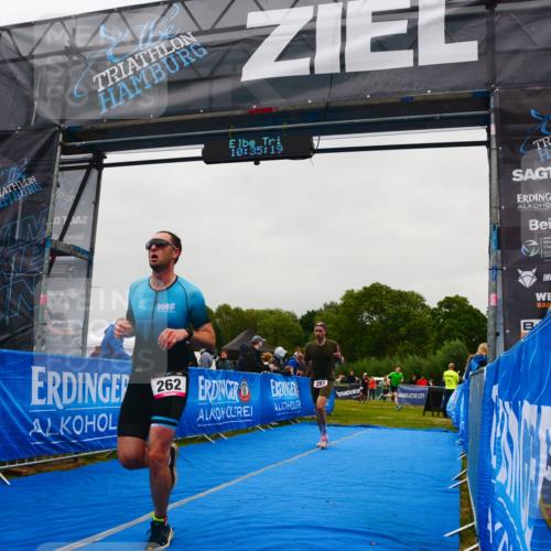 30.08.2026 - Elbe Triathlon Hamburg LAZAROV Photography http://msf.ph/oto/10079135 30.08.2026 10:35:20 Ziel 251, 262, 325 meine-sportfotos.de