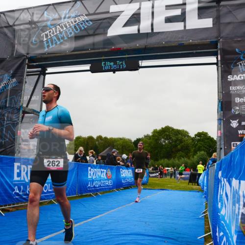30.08.2026 - Elbe Triathlon Hamburg LAZAROV Photography http://msf.ph/oto/10079136 30.08.2026 10:35:20 Ziel 251, 262, 325 meine-sportfotos.de