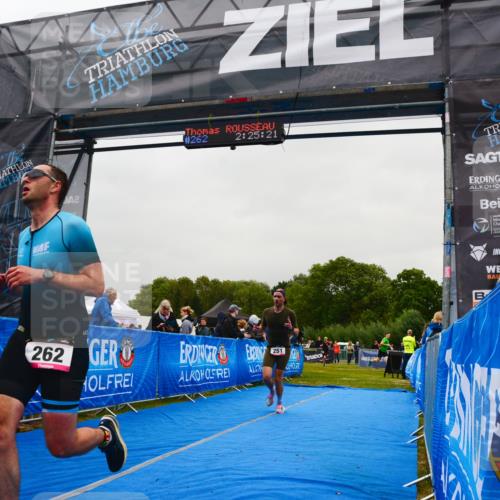 30.08.2026 - Elbe Triathlon Hamburg LAZAROV Photography http://msf.ph/oto/10079137 30.08.2026 10:35:20 Ziel 251, 262, 325 meine-sportfotos.de