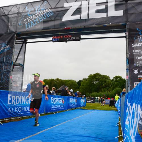 30.08.2026 - Elbe Triathlon Hamburg LAZAROV Photography http://msf.ph/oto/10079146 30.08.2026 10:35:29 Ziel 325 meine-sportfotos.de
