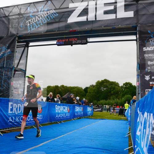 30.08.2026 - Elbe Triathlon Hamburg LAZAROV Photography http://msf.ph/oto/10079147 30.08.2026 10:35:29 Ziel 325 meine-sportfotos.de