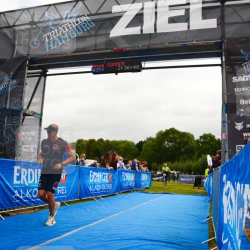 30.08.2026 - Elbe Triathlon Hamburg LAZAROV Photography http://msf.ph/oto/10079518 30.08.2026 10:46:50 Ziel 293, 354, 544 meine-sportfotos.de