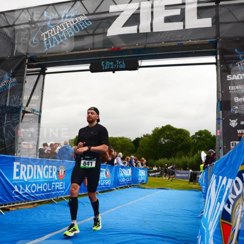 30.08.2026 - Elbe Triathlon Hamburg LAZAROV Photography http://msf.ph/oto/10079532 30.08.2026 10:47:08 Ziel 334, 641 meine-sportfotos.de