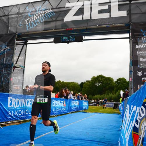 30.08.2026 - Elbe Triathlon Hamburg LAZAROV Photography http://msf.ph/oto/10079533 30.08.2026 10:47:08 Ziel 334, 641 meine-sportfotos.de