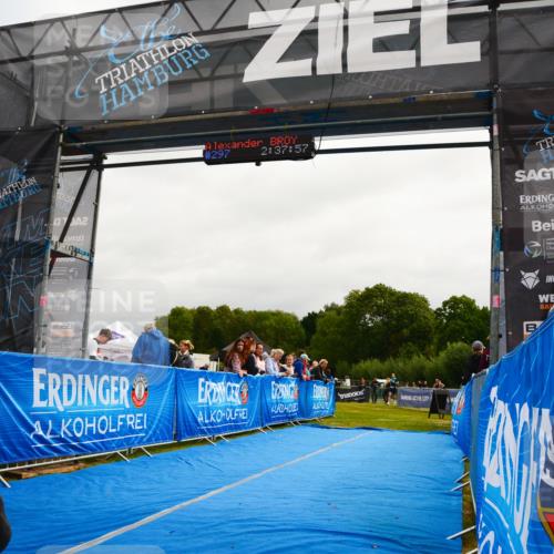 30.08.2026 - Elbe Triathlon Hamburg LAZAROV Photography http://msf.ph/oto/10079554 30.08.2026 10:47:57 Ziel 297 meine-sportfotos.de