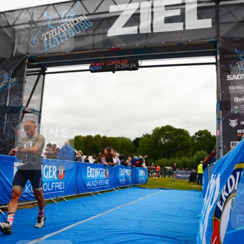 30.08.2026 - Elbe Triathlon Hamburg LAZAROV Photography http://msf.ph/oto/10079582 30.08.2026 10:49:23 Ziel 249 meine-sportfotos.de
