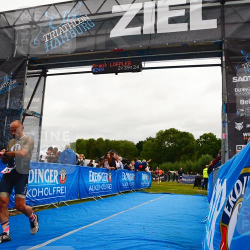 30.08.2026 - Elbe Triathlon Hamburg LAZAROV Photography http://msf.ph/oto/10079583 30.08.2026 10:49:23 Ziel 249 meine-sportfotos.de
