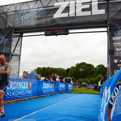 30.08.2026 - Elbe Triathlon Hamburg LAZAROV Photography http://msf.ph/oto/10079584 30.08.2026 10:49:23 Ziel 249 meine-sportfotos.de