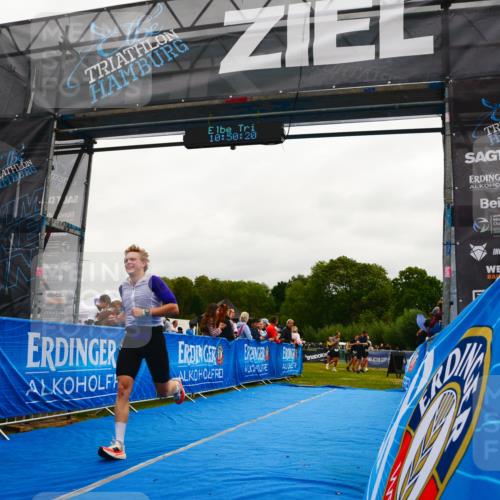 30.08.2026 - Elbe Triathlon Hamburg LAZAROV Photography http://msf.ph/oto/10079585 30.08.2026 10:50:20 Ziel 421 meine-sportfotos.de