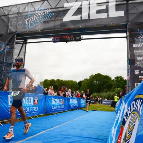 30.08.2026 - Elbe Triathlon Hamburg LAZAROV Photography http://msf.ph/oto/10079644 30.08.2026 10:52:01 Ziel 452, 536 meine-sportfotos.de