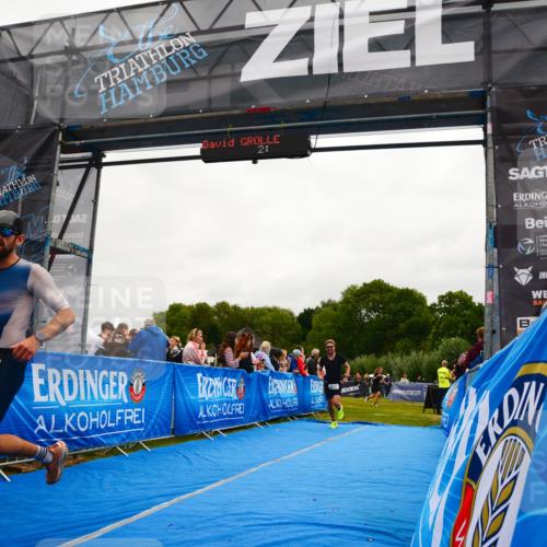 30.08.2026 - Elbe Triathlon Hamburg LAZAROV Photography http://msf.ph/oto/10079645 30.08.2026 10:52:01 Ziel 452, 536 meine-sportfotos.de
