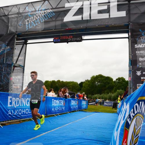 30.08.2026 - Elbe Triathlon Hamburg LAZAROV Photography http://msf.ph/oto/10079648 30.08.2026 10:52:03 Ziel 452, 536 meine-sportfotos.de